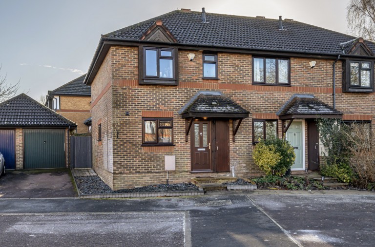 View Full Details for Warfield, Bracknell, Berkshire