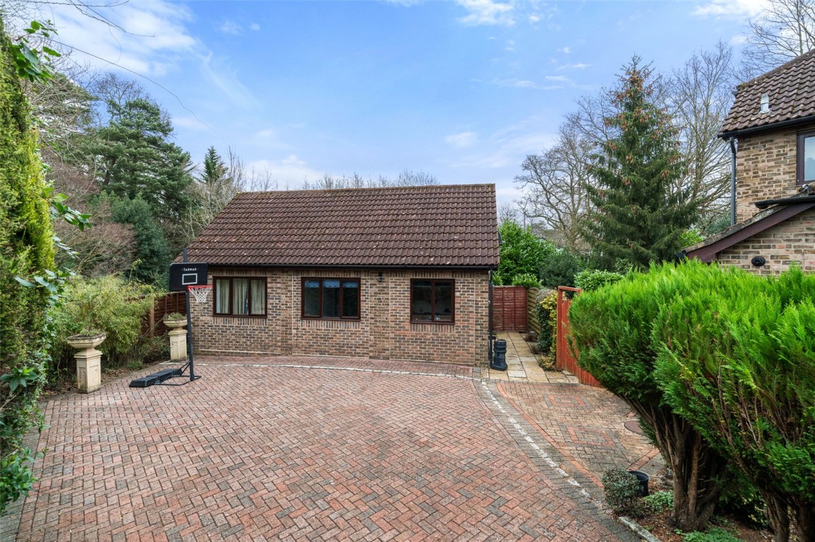 Images for Finchampstead, Wokingham, Berkshire