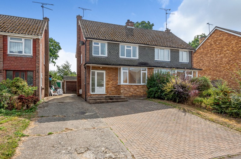 View Full Details for Crowthorne, Berkshire