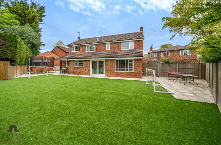 View Full Details for Finchampstead, Wokingham, Berkshire