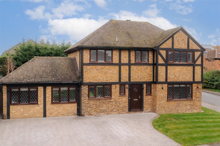 View Full Details for Owlsmoor, Sandhurst, Berkshire